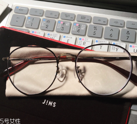 jins防藍(lán)光眼鏡有用嗎？jins防藍(lán)光眼鏡有效果嗎？