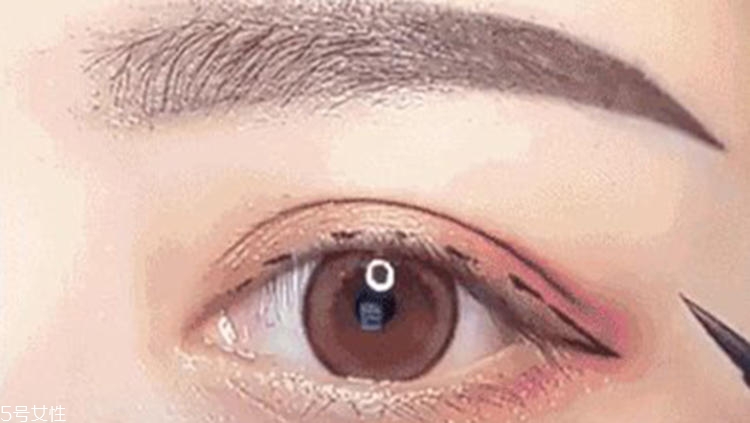 做運(yùn)動(dòng)化什么妝比較好 活力滿滿運(yùn)動(dòng)妝容教程 做運(yùn)動(dòng)化什么妝比較好 活力滿滿運(yùn)動(dòng)妝容教程