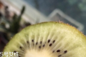 獼猴桃是上火還是降火？上火能吃獼猴桃嗎？