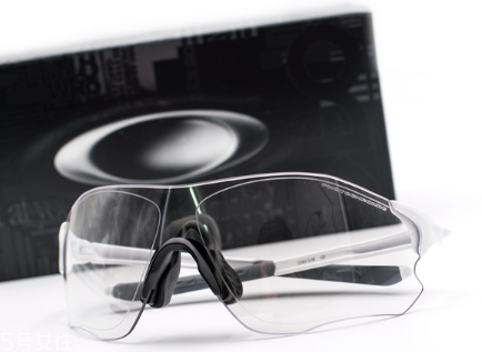 oakley眼鏡是什么檔次？歐克利眼鏡檔次介紹
