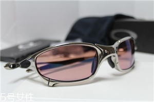 oakley眼鏡真假辨別 歐克利眼鏡怎么辨別真假？