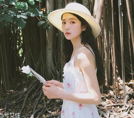 夏天拍照穿什么裙子好看？拍照適合穿什么裙子？