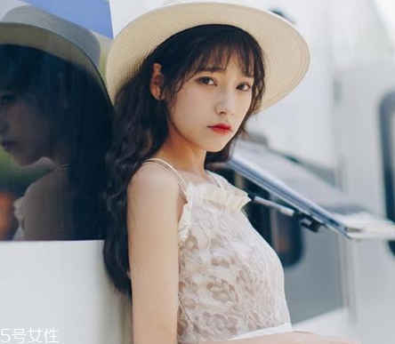 夏天拍照穿什么裙子好看？拍照適合穿什么裙子？