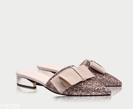 什么樣的拖鞋百搭？最百搭拖鞋款式推薦