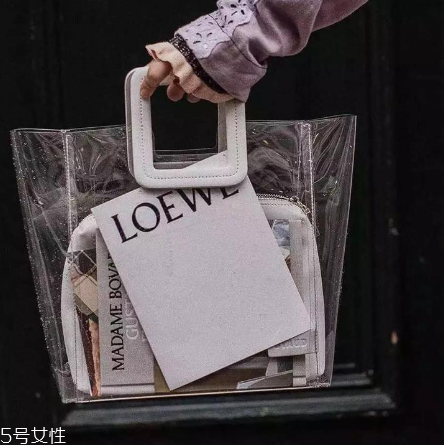 度假背什么包包好看？度假適合背什么包包？