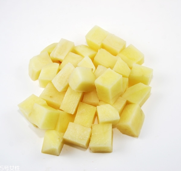 土豆要去皮嗎？土豆怎么去皮最快？