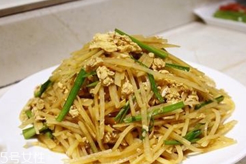 土豆絲炒雞蛋的做法 土豆絲炒雞蛋怎么做？