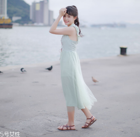 什么顏色連衣裙顯白？連衣裙什么顏色最顯白？