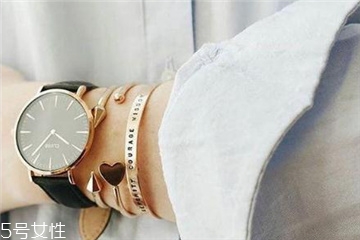 cluse手表怎么調時間？cluse手表調節(jié)時間方法