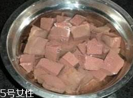 雞血和鴨血的區(qū)別 雞血和鴨血有什么不一樣？