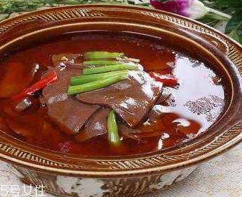 雞血鴨血豬血到底哪個好？雞血和鴨血哪個更好？