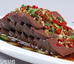 雞血弄衣服上了怎么辦？雞血洗得干凈嗎？