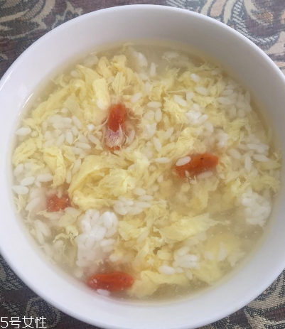 酒釀蛋豐胸靠譜嗎？酒釀蛋吃多久有效果？