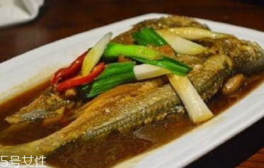 青魚的適宜人群 青魚適合有肝炎的人吃嗎？