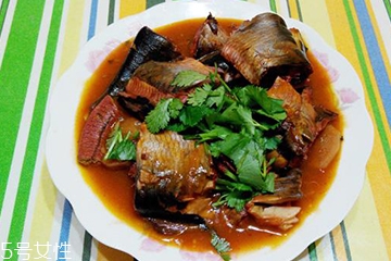 青魚的適宜人群 青魚適合有肝炎的人吃嗎？