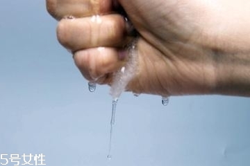 精華液可以收縮毛孔嗎？精華液能不能收縮毛孔？