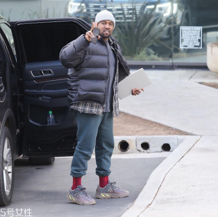 yeezy 700 mauve什么時(shí)候發(fā)售？椰子700灰紫色發(fā)售時(shí)間