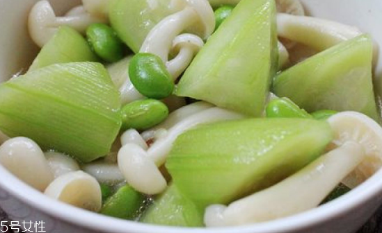 白玉菇長(zhǎng)白毛是怎么回事？白玉菇長(zhǎng)白毛還能吃嗎？