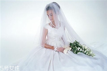 婚紗是男方買還是女方買？婚紗應(yīng)該哪一方買？