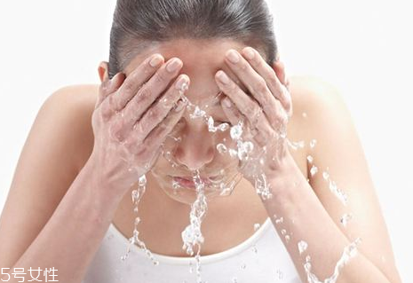 敏感肌可以用水楊酸嗎？水楊酸適合敏感肌嗎？