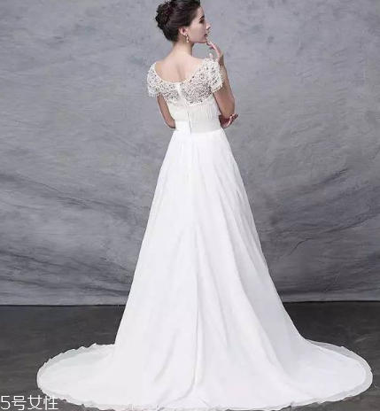 婚紗什么時候定？婚紗提前多長時間定？