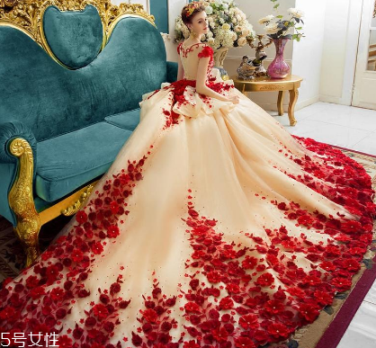 婚紗上的口紅怎么處理？婚紗蹭上口紅能洗掉嗎？