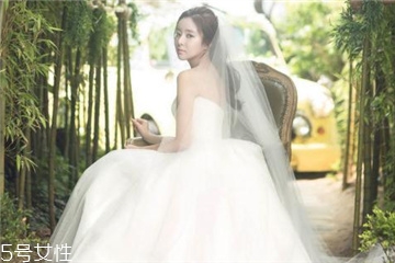 婚紗上的膠如何清洗？婚紗上有膠怎么洗？