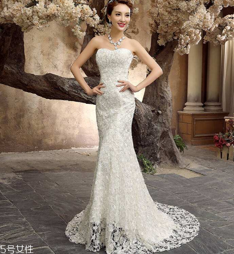 婚紗后面的帶子怎么系？婚紗后背綁帶系法