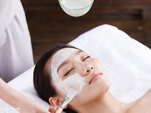 干皮臉上掉皮怎么辦？臉特別干脫皮怎么辦？