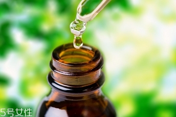 油皮能用精油嗎？精油適合油皮用嗎？