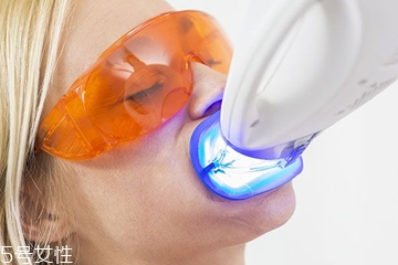 牙齒美白會(huì)傷害牙齒健康嗎 牙齒美白過(guò)程會(huì)不舒服嗎 牙齒美白會(huì)傷害牙齒健康嗎 牙齒美白過(guò)程會(huì)不舒服嗎