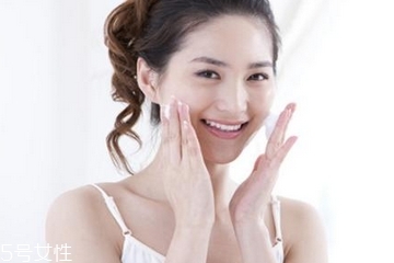 油皮用皂基還是氨基酸？氨基酸和皂基適合人群