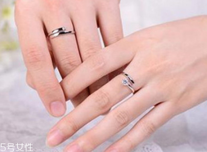 婚戒可以戴中指嗎？婚戒能戴在中指上嗎？