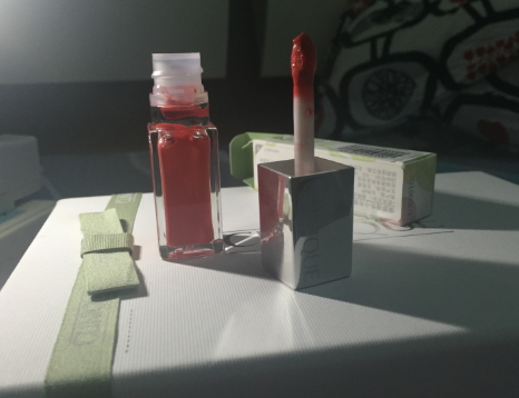 倩碧小方唇釉怎么樣？倩碧唇釉使用心得