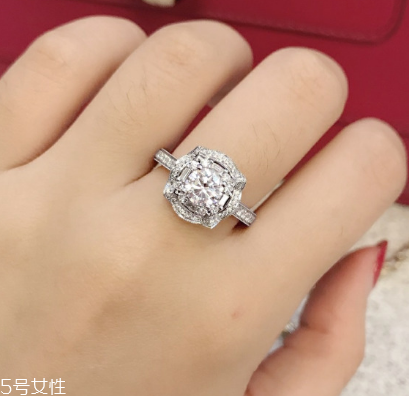 鉆戒可以用醋洗嗎？鉆戒用醋洗是對(duì)的嗎？