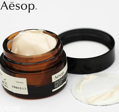 眼霜里的小勺怎么用？眼霜里的勺子如何使用