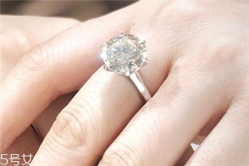 鉆戒是750好還是950好？鉆戒買750還是950好？