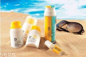 防曬霜對(duì)皮膚有傷害嗎？每天用防曬霜傷皮膚嗎？