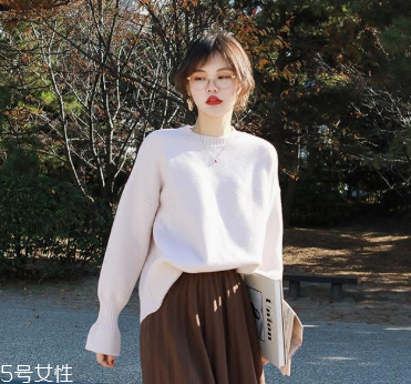 黃皮膚怎么挑選粉色衣服 黃皮膚怎么穿粉色顯白 黃皮膚怎么挑選粉色衣服 黃皮膚怎么穿粉色顯白