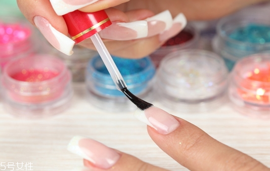 甲油膠對身體有害嗎 甲油膠對身體危害大嗎 甲油膠對身體有害嗎 甲油膠對身體危害大嗎