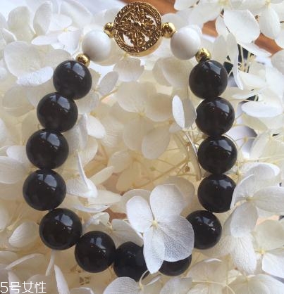 黑曜石手鏈怎么清洗？黑曜石手鏈清洗方法