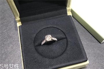 鉆戒和婚戒怎么一起戴？鉆戒和婚戒怎么同時戴？