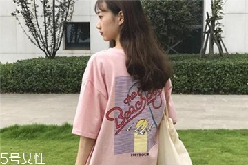 t恤什么顏色好看？t恤買(mǎi)什么顏色好？