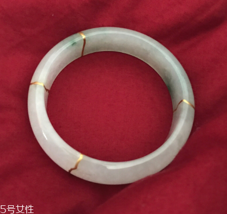 手鐲可以帶著睡覺嗎？手鐲睡覺戴好嗎？
