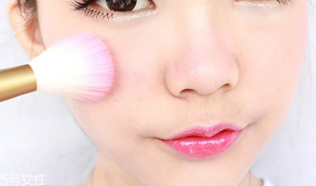 腮紅會過敏嗎？怎么測試腮紅過不過敏？