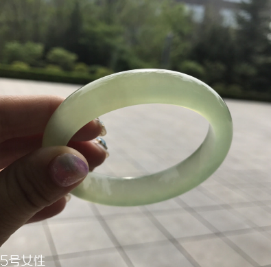 手鐲對身體有好處嗎？手鐲有哪些好處？