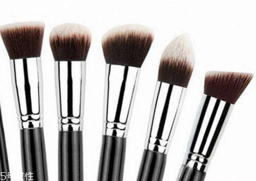 化妝刷能用橄欖油洗嗎？橄欖油怎么把化妝刷洗干凈？