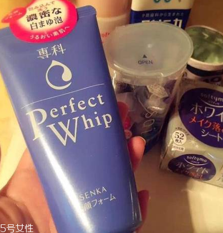 皂基洗面奶可以卸妝嗎？皂基洗面奶有卸妝功效嗎？