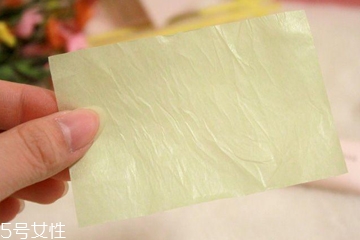 吸油紙會(huì)吸走防曬霜嗎？吸油紙會(huì)將水分帶走嗎？