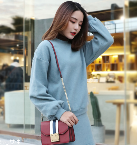 20歲女生背什么包？20多歲女生適合什么包包？